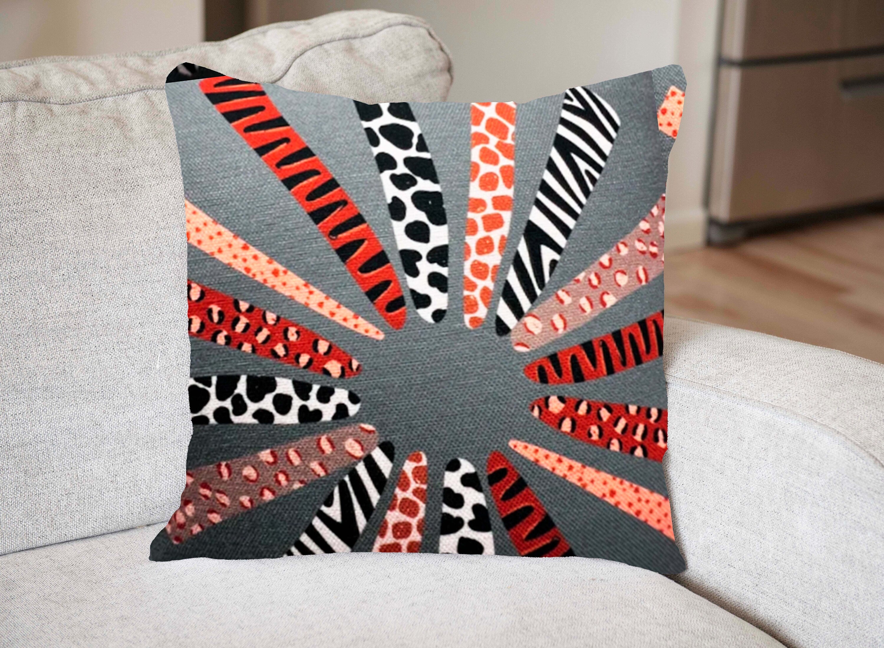 Pillow Cover or Throw Pillow Padrao Animal Print Vivid Circle Grey