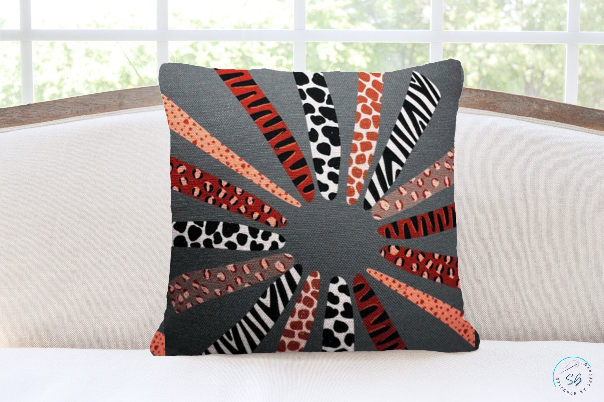 Pillow Cover or Throw Pillow Padrao Animal Print Vivid Circle Grey